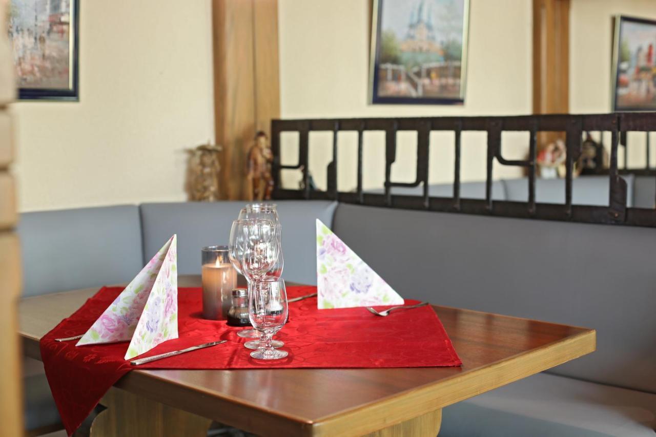 Hotel Restaurant Adler Stube Münstertal Екстериор снимка