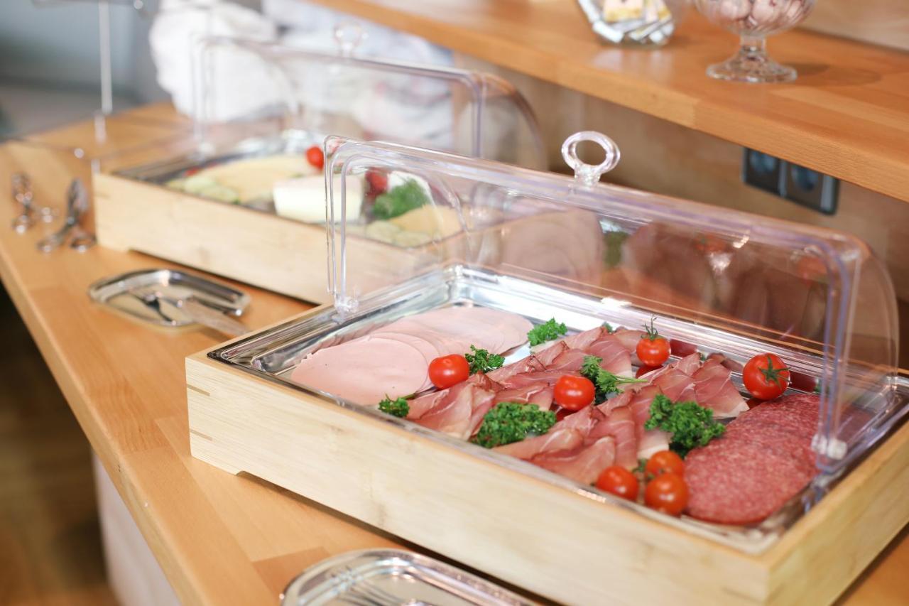 Hotel Restaurant Adler Stube Münstertal Екстериор снимка