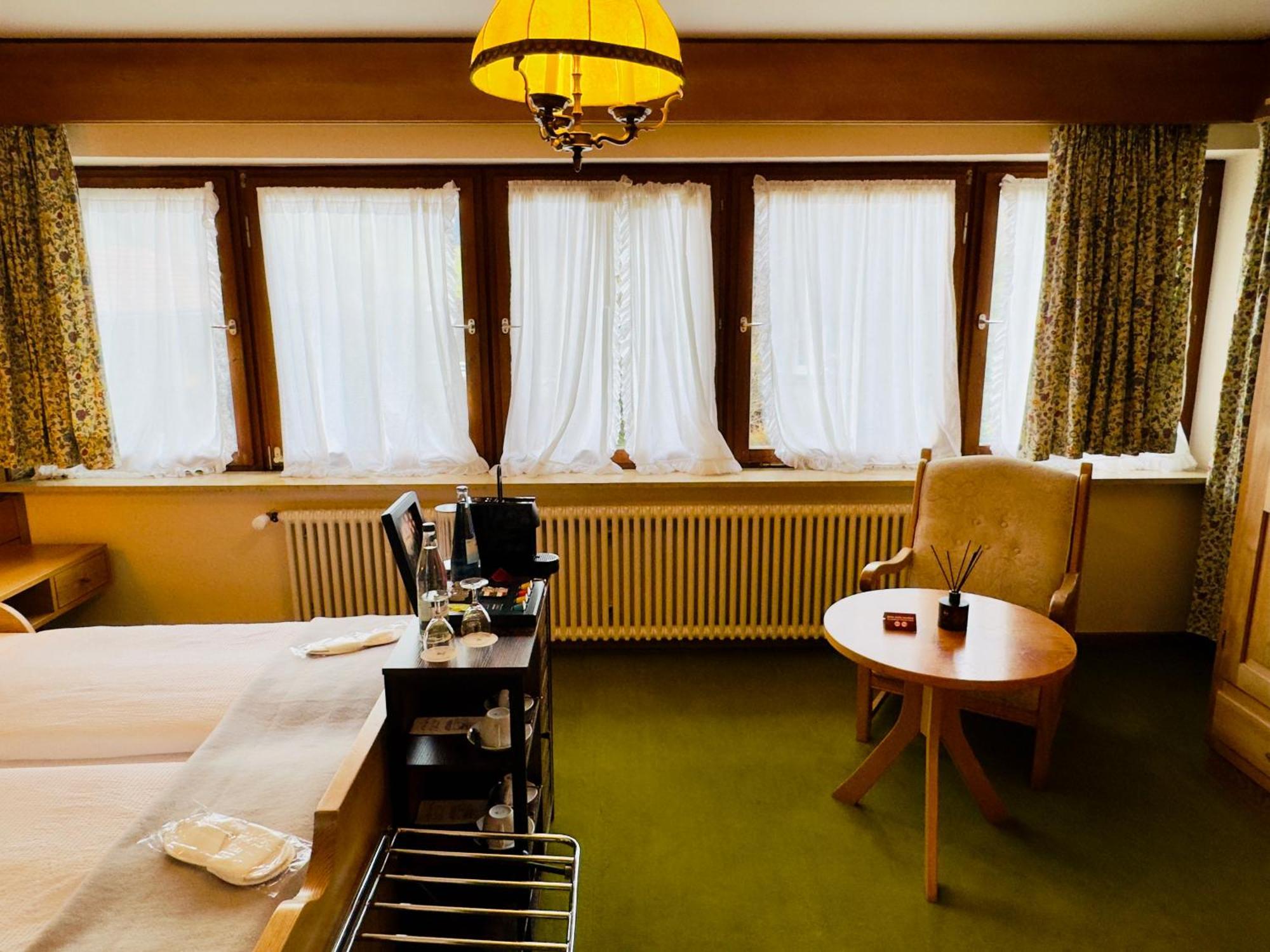 Hotel Restaurant Adler Stube Münstertal Екстериор снимка