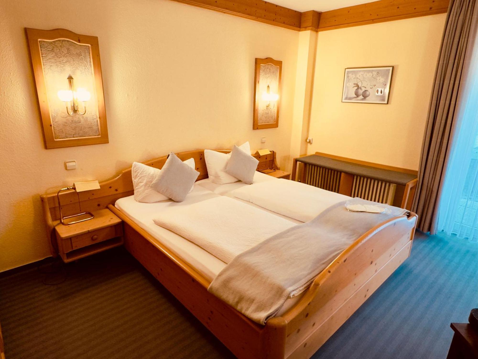Hotel Restaurant Adler Stube Münstertal Екстериор снимка